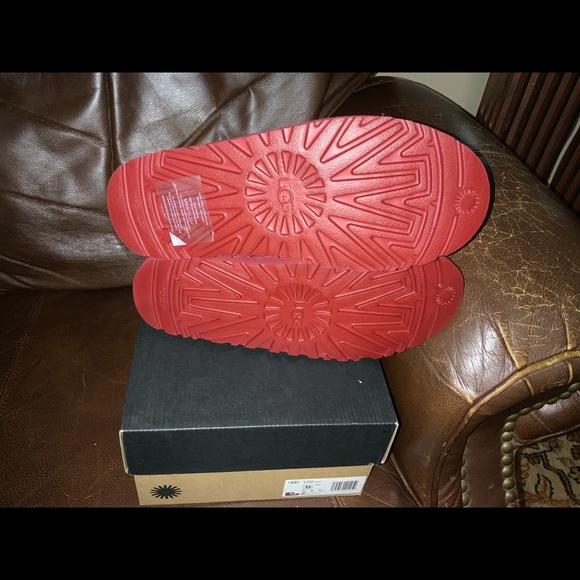 NEW UGG NEUMEL mens shoe.  Size 11. - Picture 5 of 5